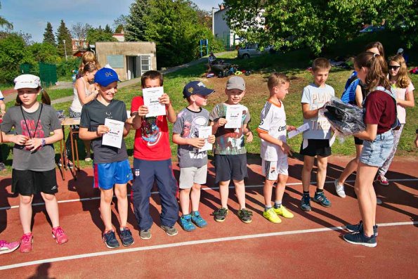 Vyhlášení výsledků  a udělování cen v jednotlivých kategoriích posledního závodu školního roku