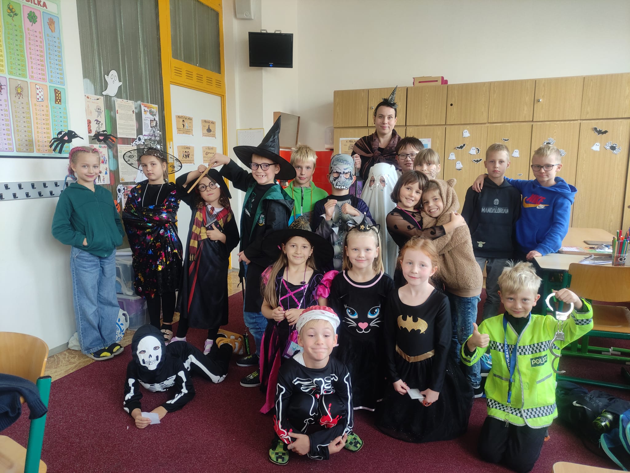 ŠD - Halloweenský rej ve školní tělocvičně