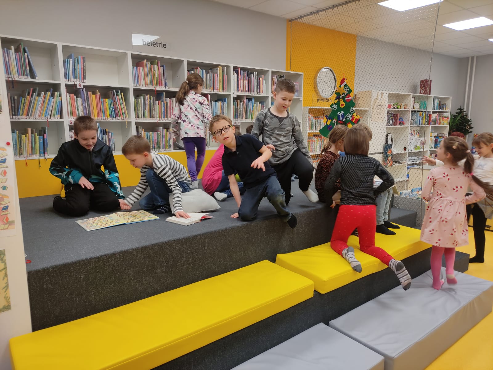 ŠD - Vánoční program v knihovně 4. oddělení 