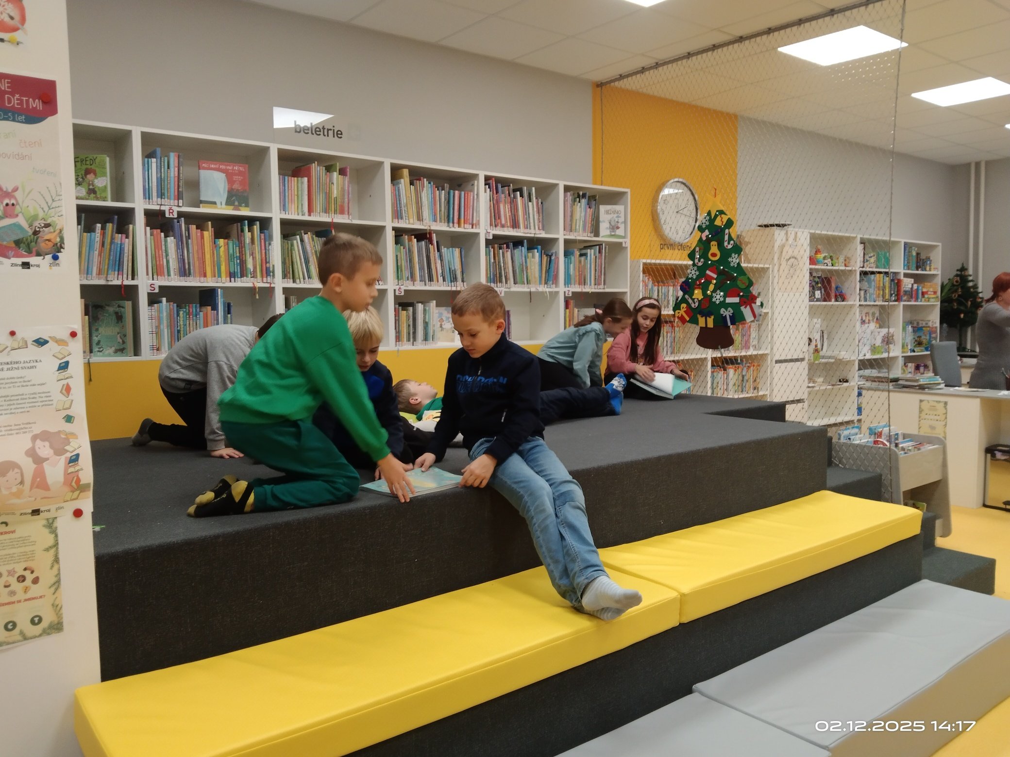 ŠD - Mikulášský program v dětském oddělení knihovny