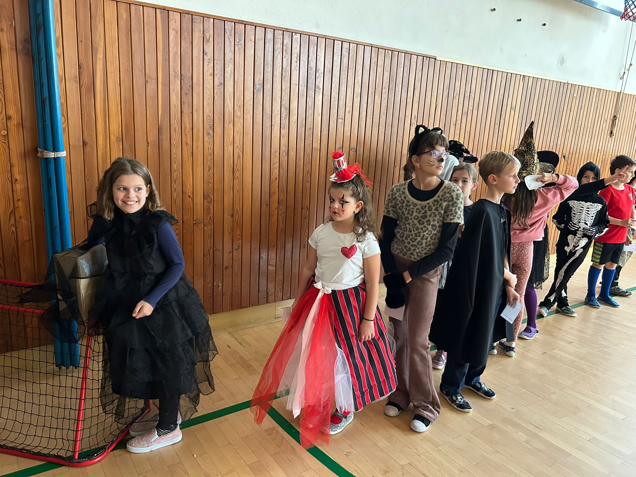 ŠD - Halloweenský rej ve školní tělocvičně