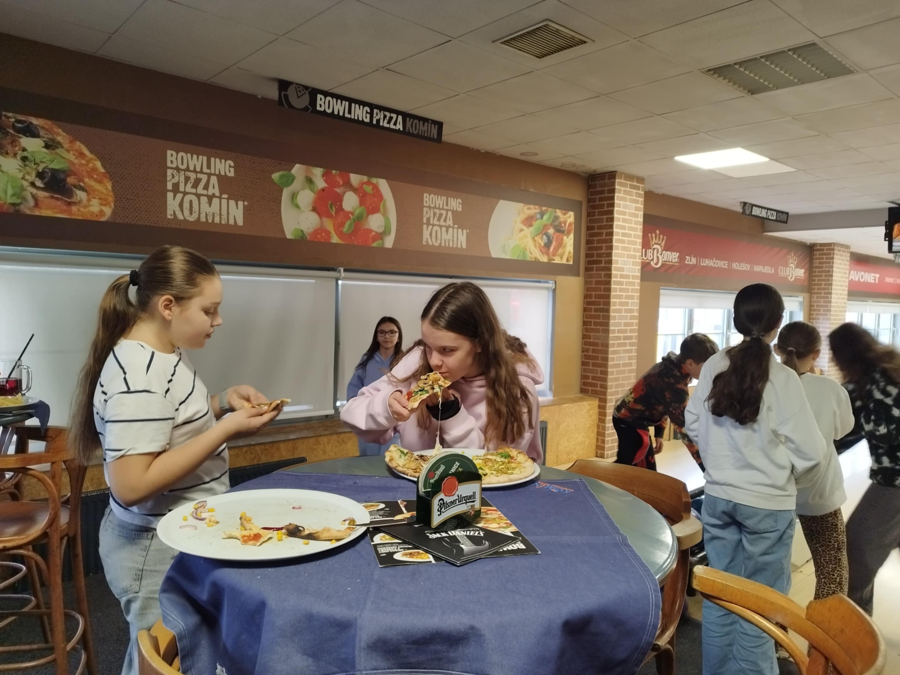 Turnaj v bowlingu se blíží ke konci