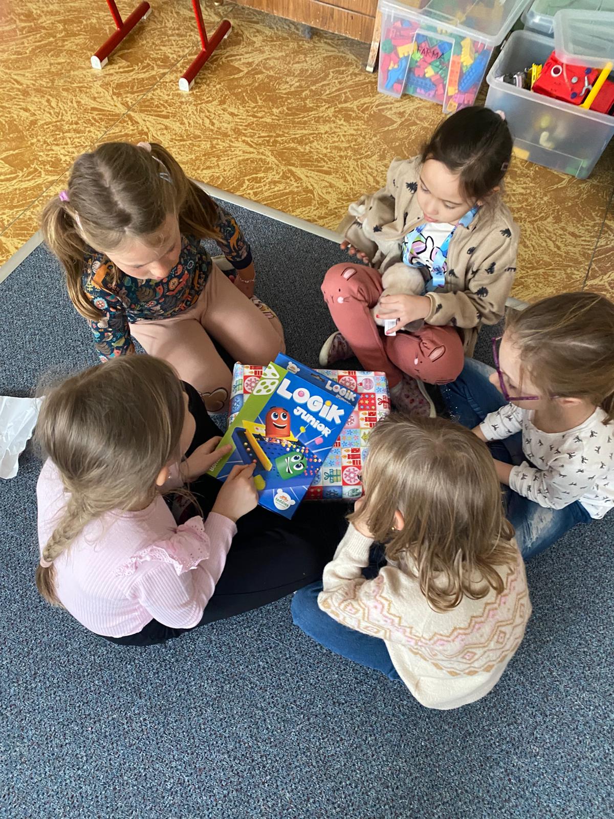 ŠD - Vánoční nadílka v družině