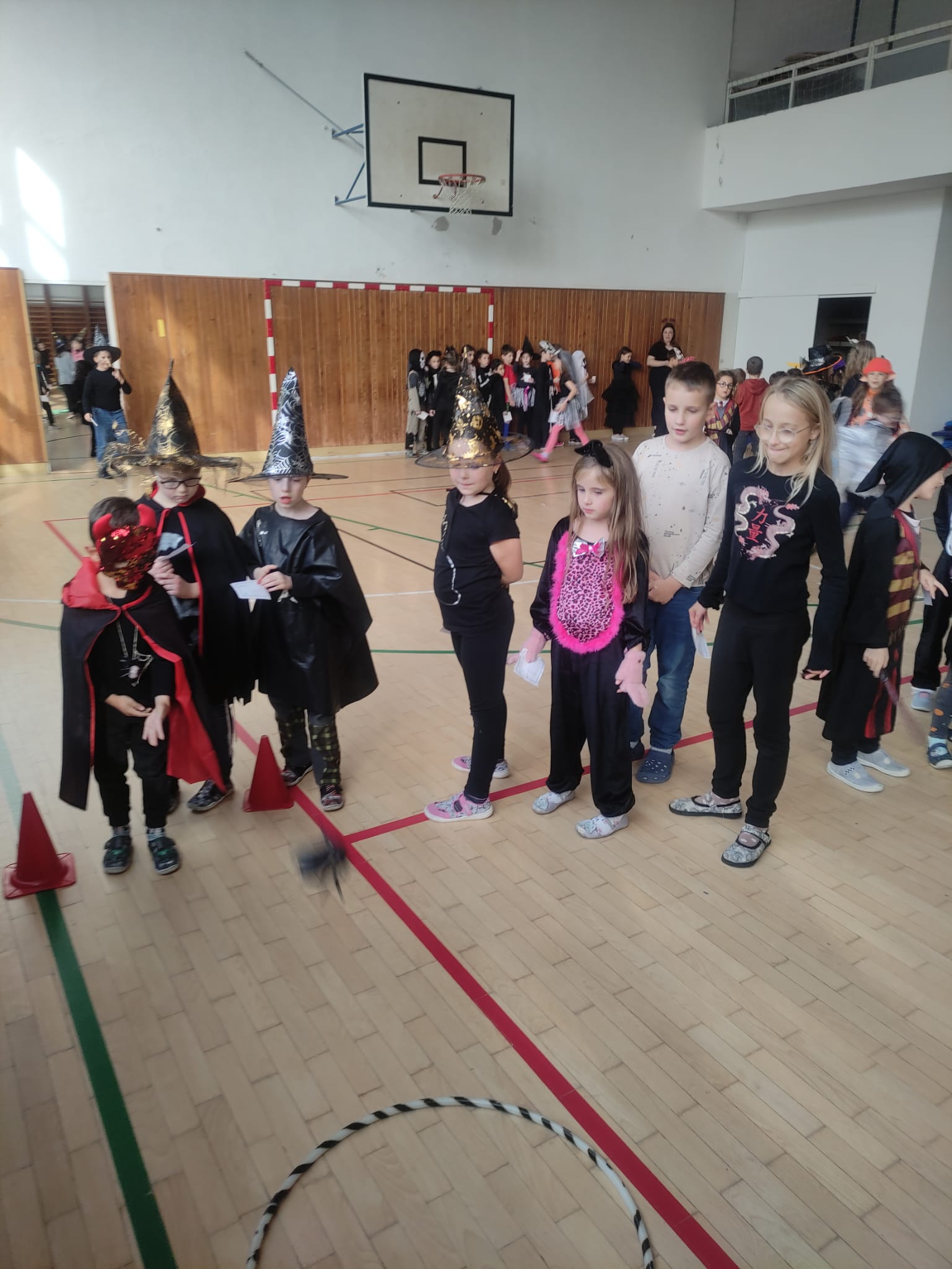 ŠD - Halloweenský rej ve školní tělocvičně