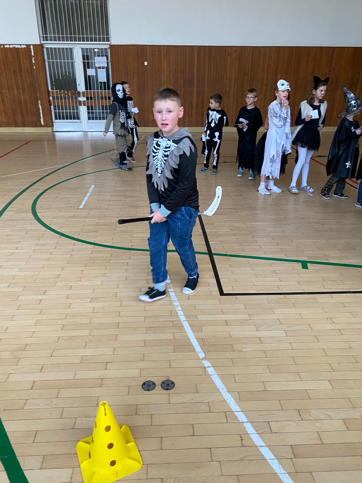 ŠD - Halloweenský rej ve školní tělocvičně