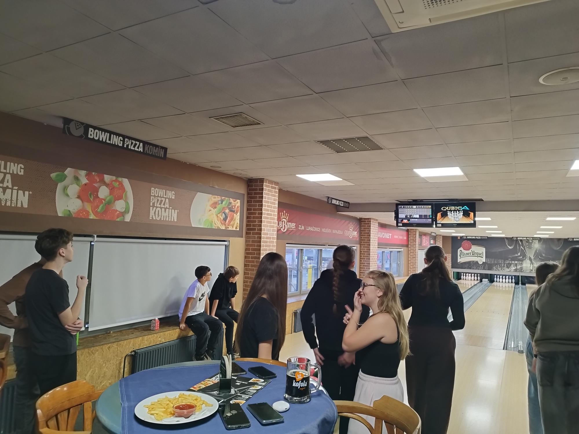 Další body se nám hromadí – turnaj tříd v bowlingu