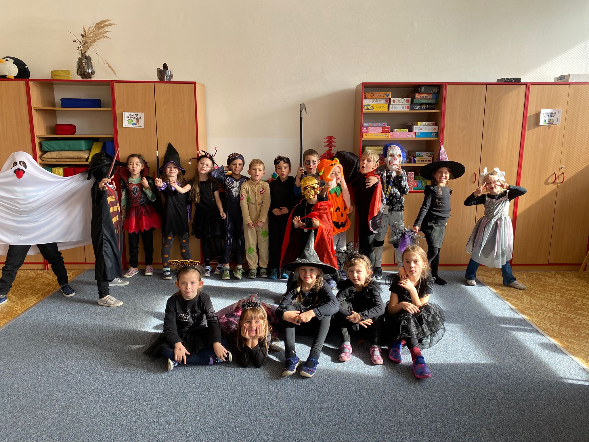 ŠD - Halloweenský rej ve školní tělocvičně