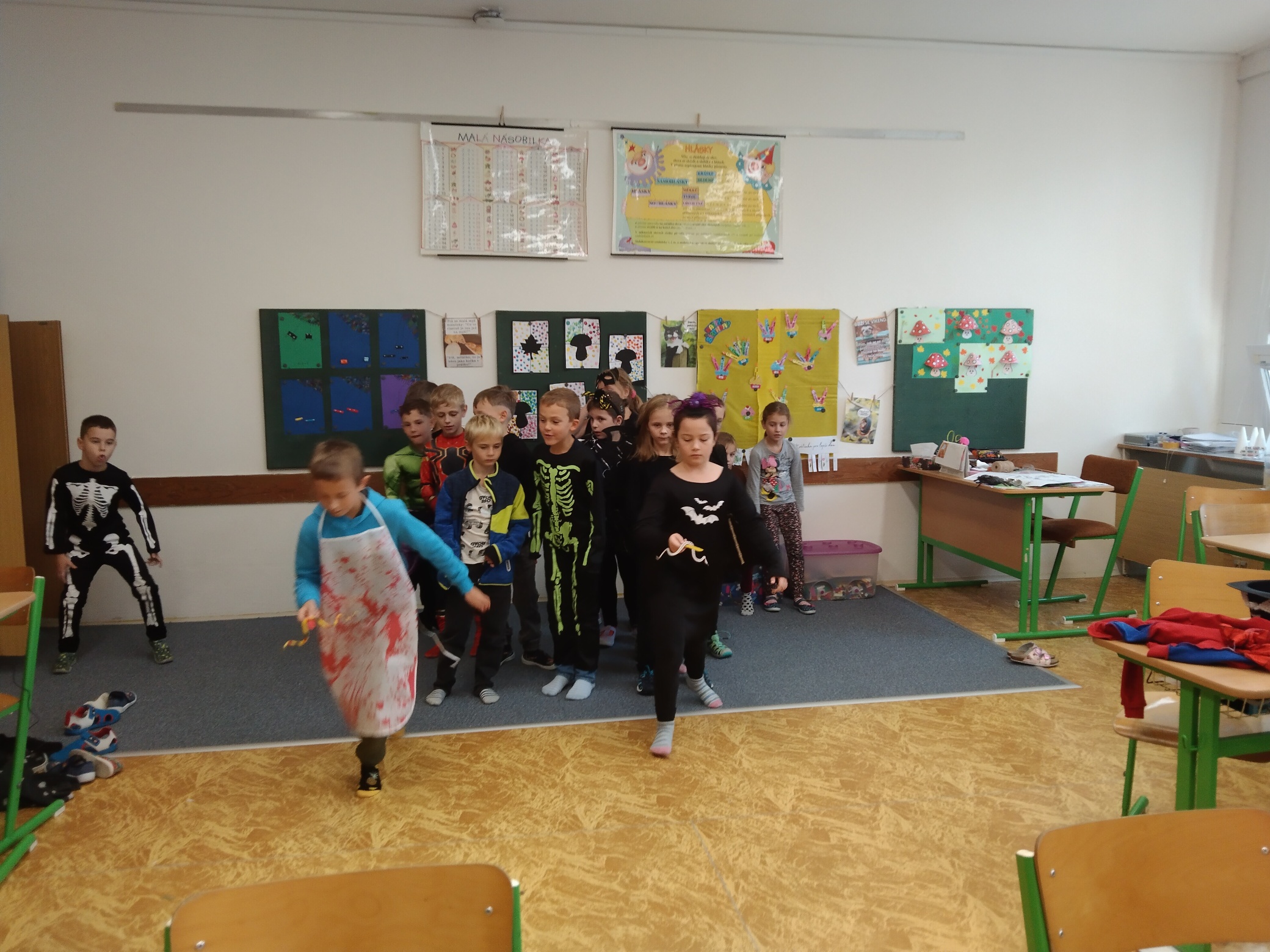 ŠD - Halloweenský rej ve školní tělocvičně