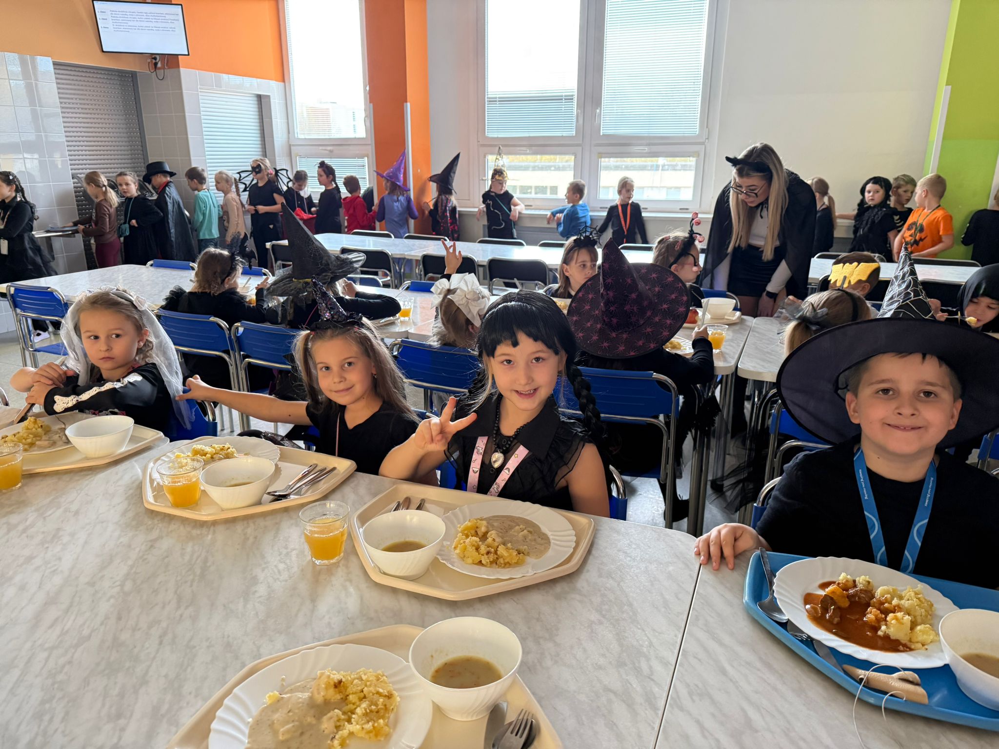 ŠD - Halloweenský rej ve školní tělocvičně