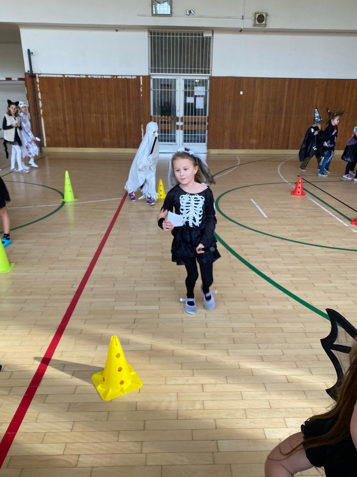 ŠD - Halloweenský rej ve školní tělocvičně