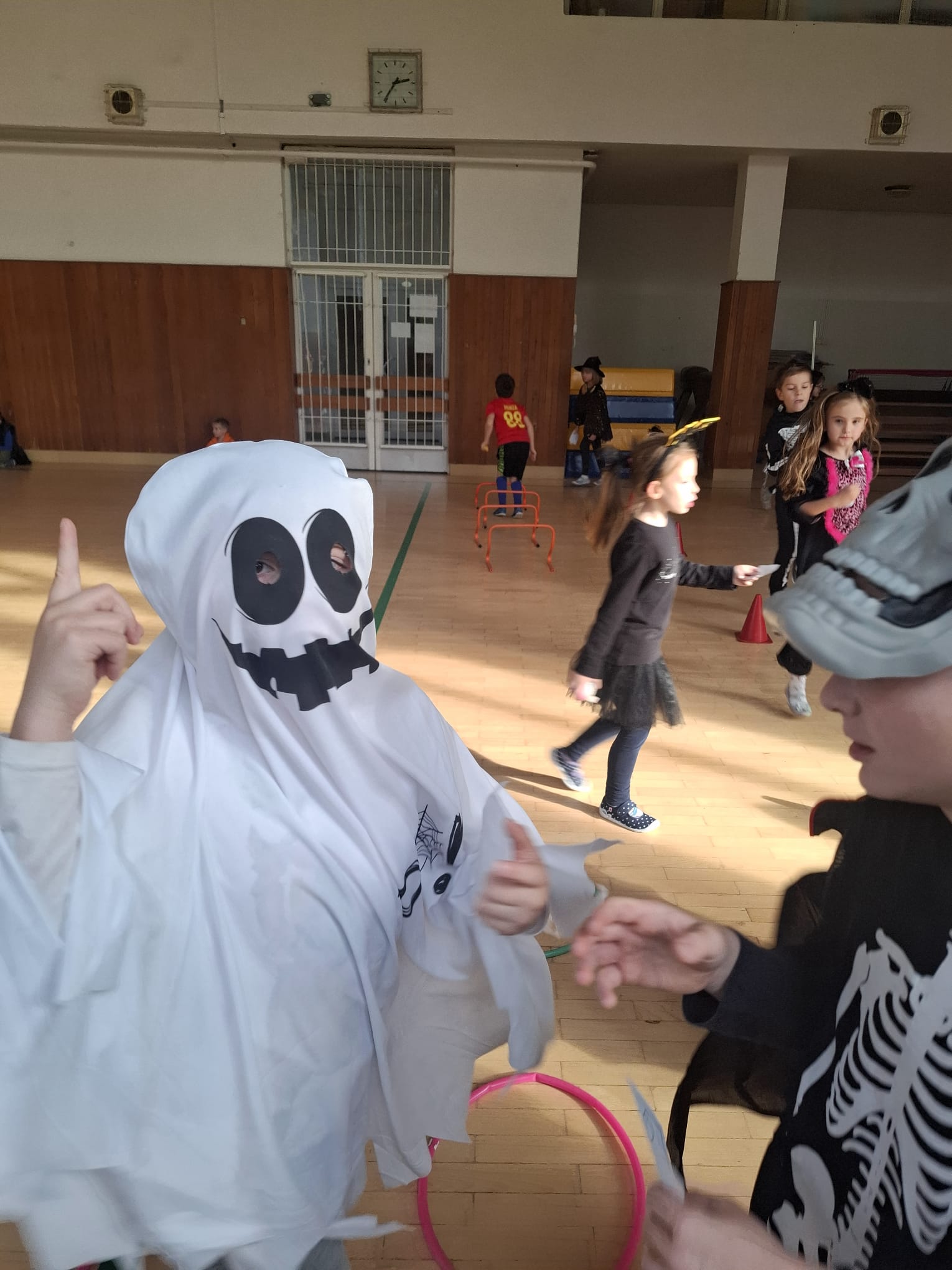ŠD - Halloweenský rej ve školní tělocvičně
