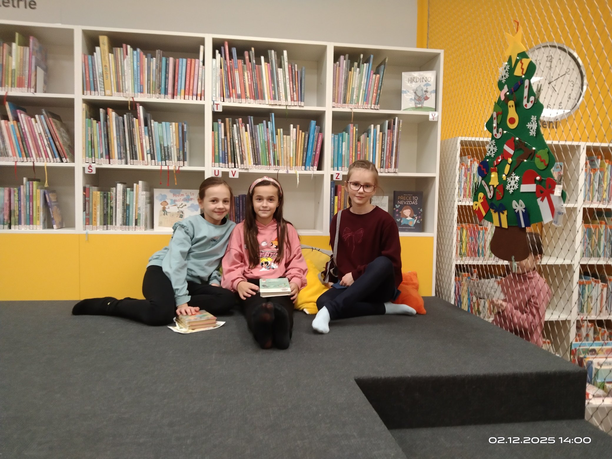 ŠD - Mikulášský program v dětském oddělení knihovny
