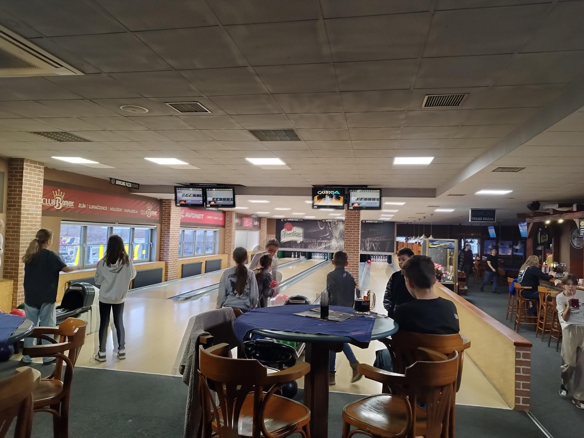 Další body se nám hromadí – turnaj tříd v bowlingu
